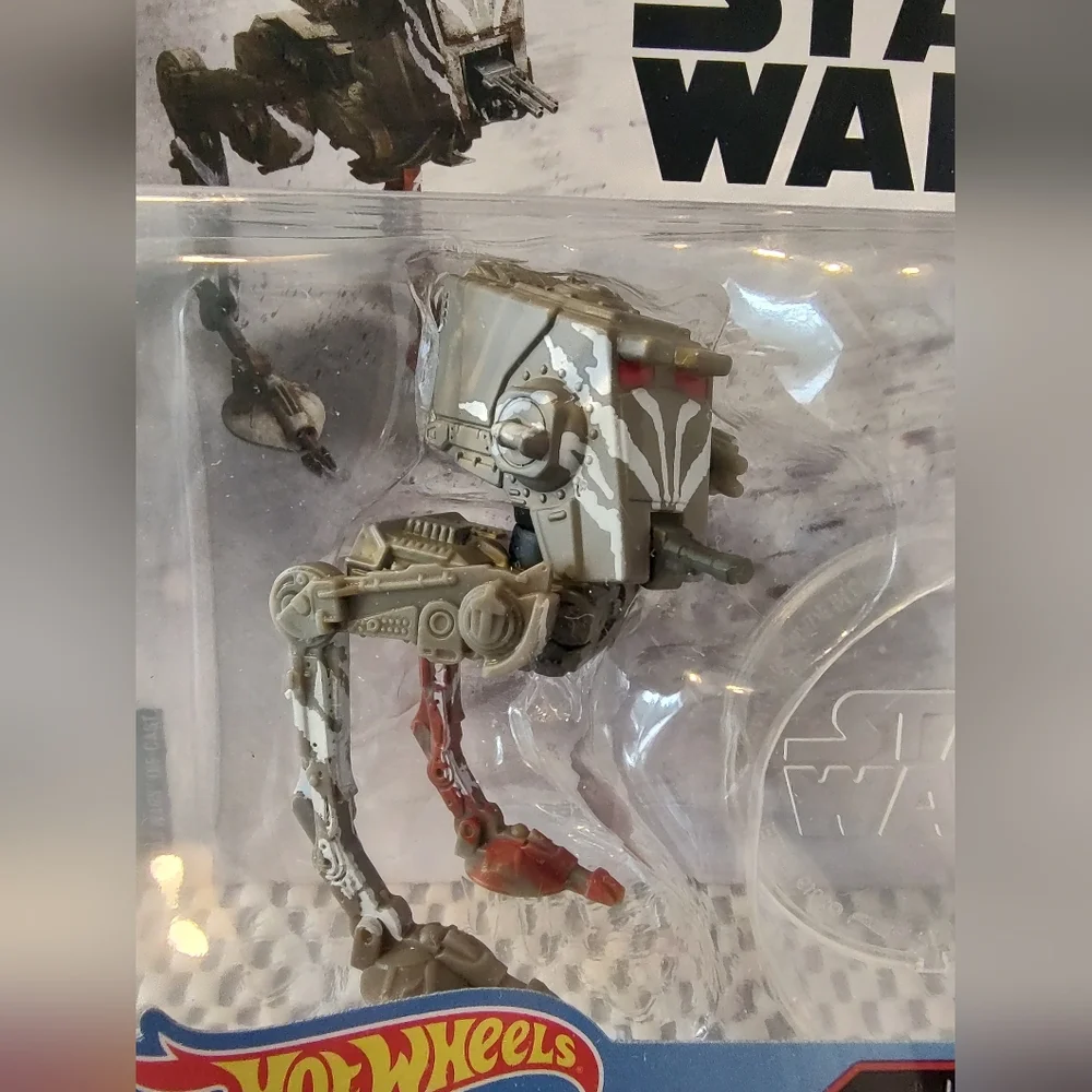 Star Wars AT-ST Raider Hot Wheels Starships NWT Die-Cast Disney